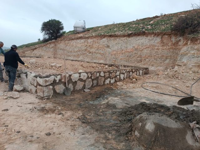 Mardin’de martaç hafriyat sonrası taş duvar yapımı ve peyzaj çalışmaları.